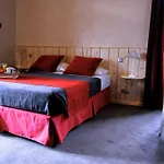 Le Cabaliros Hotel