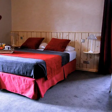 Le Cabaliros Hotel