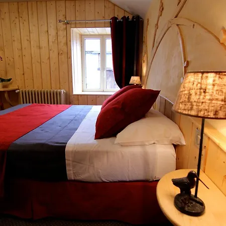 Le Cabaliros Hotel